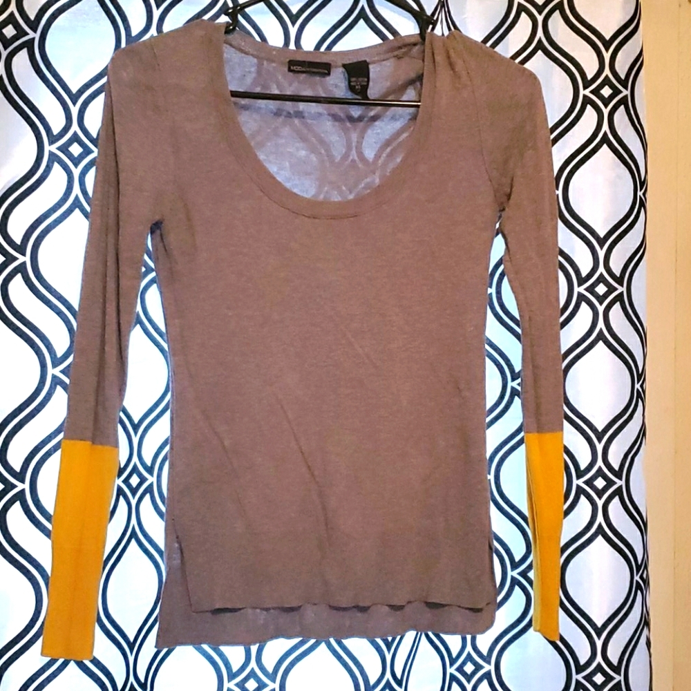 Lightweight scoop neck sweater top